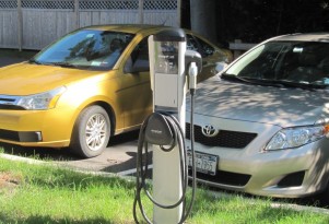 Earth Day Giveaway: Free ChargePoint Cards For Electric-Car Charging
