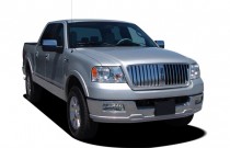 2008 Lincoln Mark LT 4WD Supercrew 139" Angular Front Exterior View