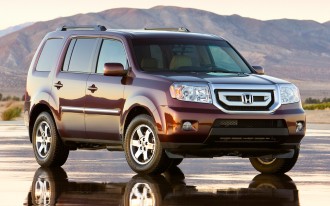 2010 Honda Pilot Rolls In – Blink And You’ll Miss It