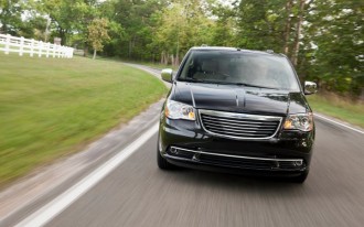 Next Generation Chrysler Minivans To Get AWD