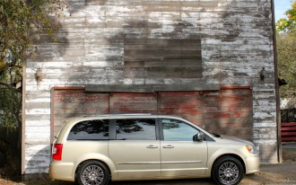 2011 Chrysler Town & Country: First Drive