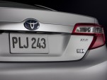 2012 Toyota Camry Hybrid: 43 MPG Beats Ford Fusion Hybrid post thumbnail