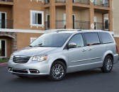 2013 Chrysler Town & Country image