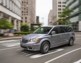 2014 Chrysler Town & Country image
