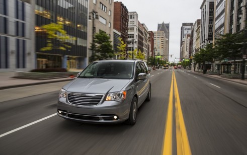 2015 Chrysler Town & Country image