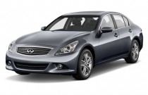 2015 Infiniti Q40 4-door Sedan RWD Angular Front Exterior View