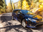 Chrysler Pacifica: The Car Connection's Best Family Car to Buy 2018 post thumbnail