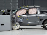 2017 Nissan Titan IIHS crash test