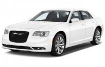 2018 Chrysler 300 2018 Chrysler 300 Limited RWD Angular Front Exterior View