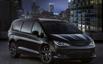 2018 Chrysler Pacifica S: Darth Vader's minivan has arrived