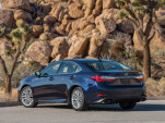 2018 Lexus ES 300h vs. 2018 Lincoln MKZ Hybrid: Compare cars post thumbnail