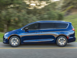 2018 Chrysler Pacifica Hybrid post thumbnail