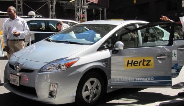 hertz to rent electric cars like nissan leaf in selected areas