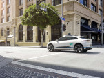 Few automakers reported on self-driving car safety to White House post thumbnail