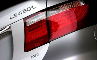 2009 Lexus LS 460 Gets All-Wheel Drive