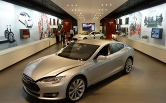 Tesla Accused Of Operating Illegal Showrooms In 4 States