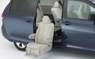 Video: Toyota Adds Auto Access Seat To Sienna Minivan